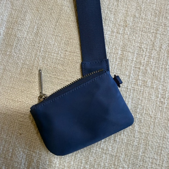 Lululemon Brilliant Blue Wristlet - Picture 3 of 5